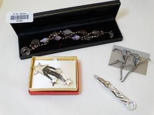 lot 37266 image: Creative Variety of Jewelry  Bracelet  Broach  Tie Clip  Etc