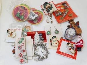 lot 37271 image: Lot of Seasonal Costume Jewelry