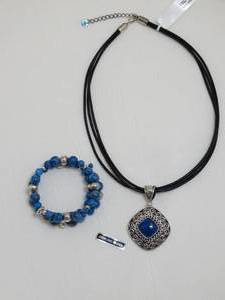 lot 37278 image: Beautiful Dark Blue Stone and Sterling Pendant and Bracelet