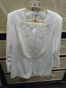 lot 37384 image: Lisa Rene Size 16 Beaded and Embroidered White Skirt Suit