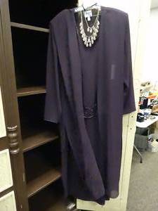 lot 37387 image: R&M Richards by Karen Kwong 2-Piece Garment Set in Eggplant with Accent Jewelry