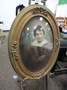 lot 37401 image: Antique Wood Convex Bubble Glass Frame  Early 1900s Portrait 25 H