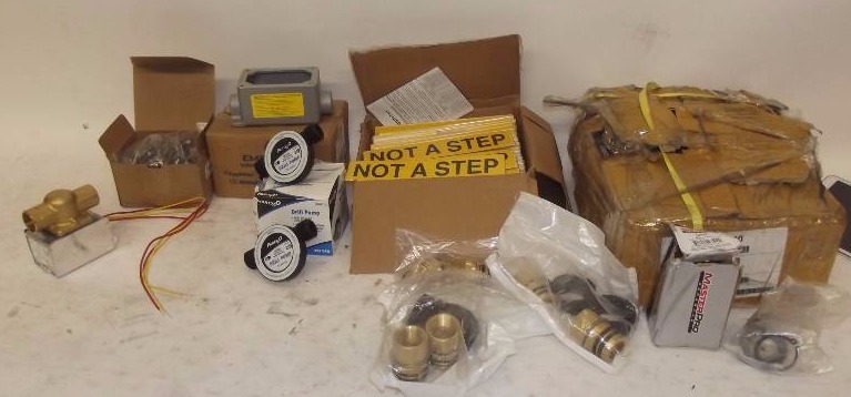 lot 619 image: Misc Valves and Hardware