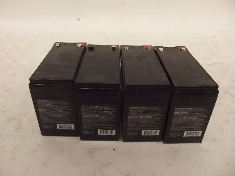 lot 631 image: Lot of 4 Duracell Ultra Batteries