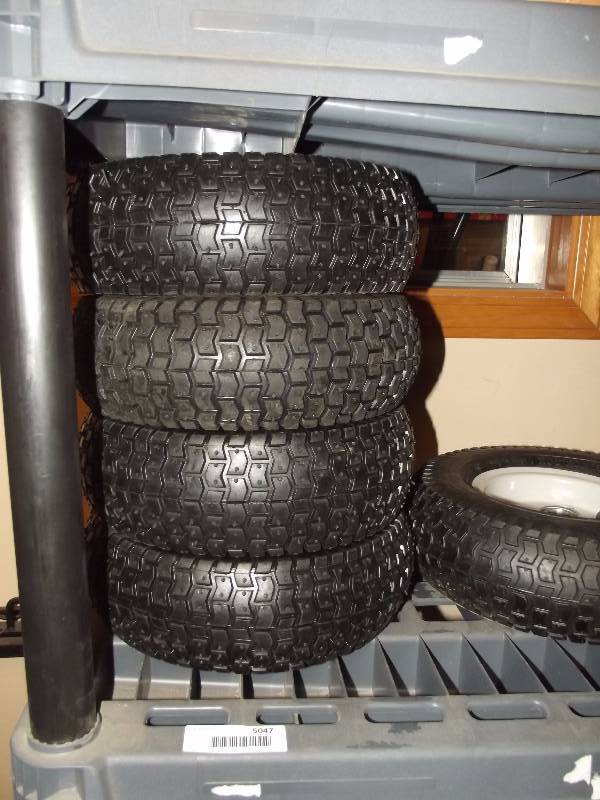 lot 5047 image: Lot of 5 Utility Tires