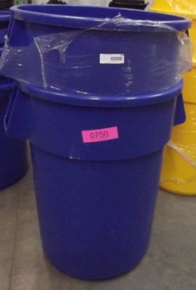 lot 654 image: NEWLot of 2 Brute Trash Cans