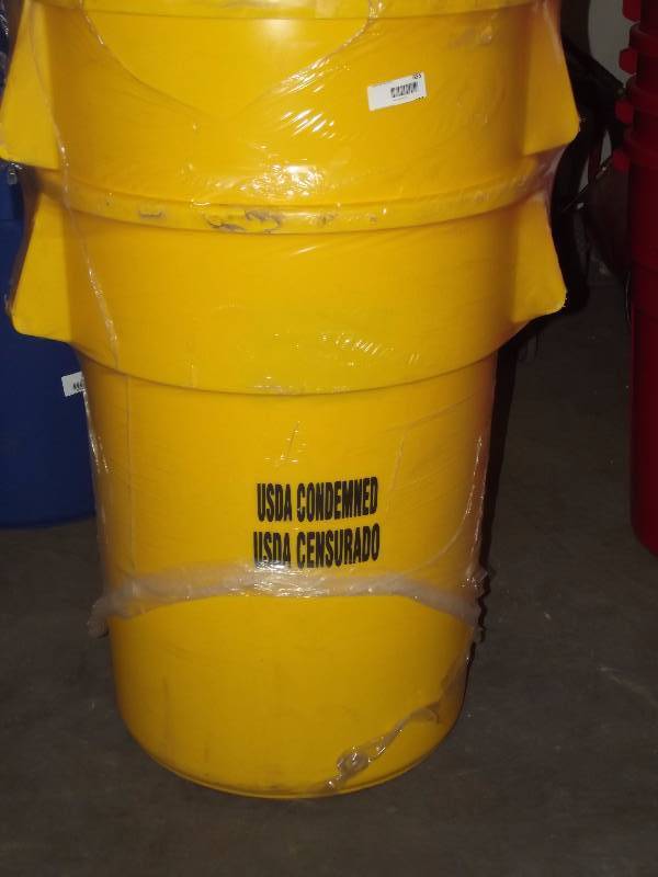 lot 655D image: NEWLot of 2 Brute Trash Cans