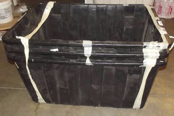 lot 368 image: 3 Large Tubs