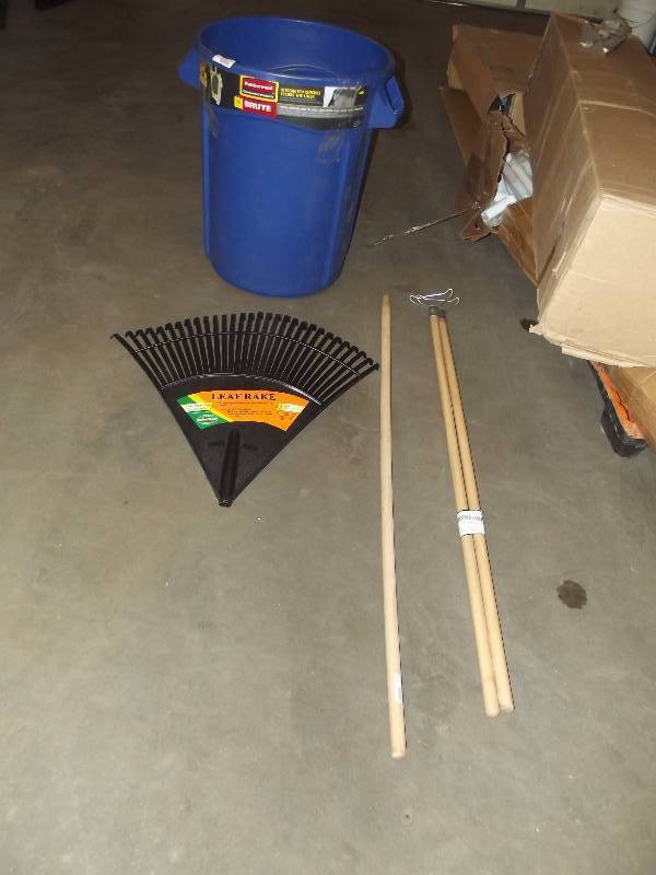 lot 139 image: Outdoor Goods Lot