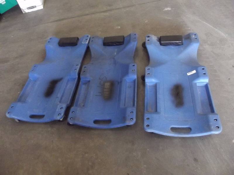 lot 52 image: Lot of 3 Creepers