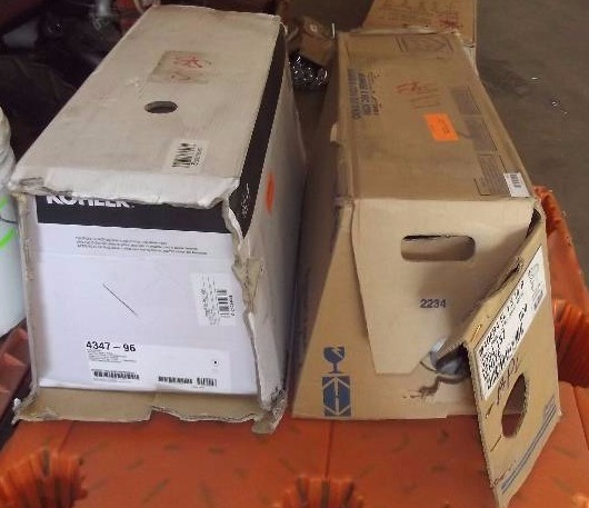 lot 6218 image: Lot of 2 Toilet Bowls