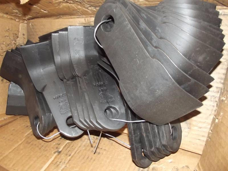 lot 67 image: Bobcat Tiller Blades