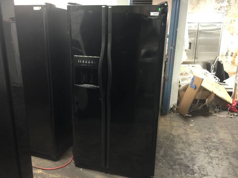 lot 8032 image: FRIGIDAIRE SIDE BY SIDE 26 CU FT STANDARD DEPTH REFRIGERATOR- BLACK