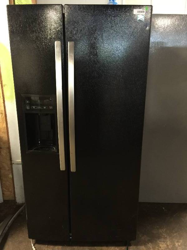 lot 8033 image: KENMORE BLACK SIDE BY SIDE- APPEARS NEW