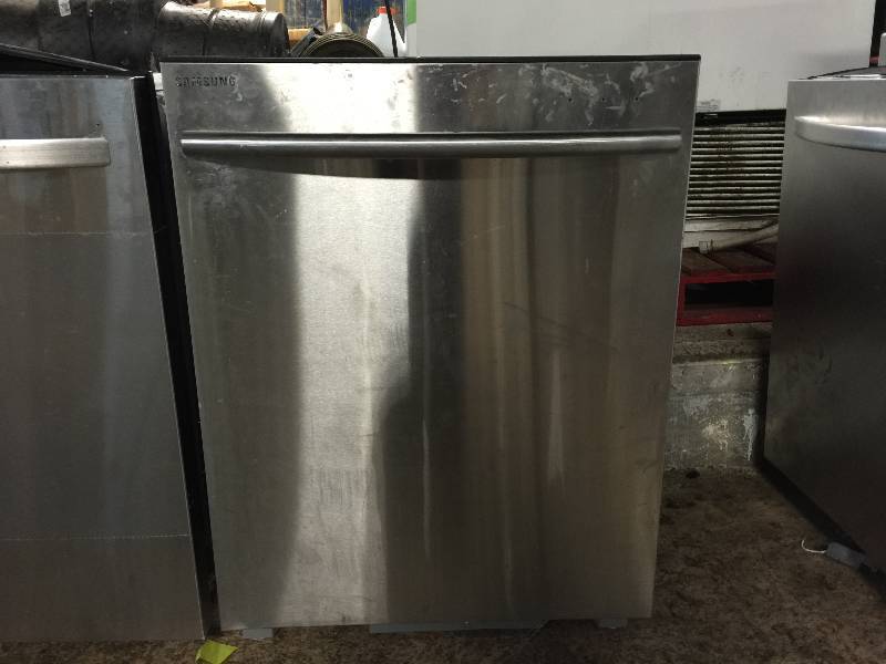 lot 8073 image: Samsung 24 DMT400 Stainless Steel Built In Dishwasher - DMT400RHS