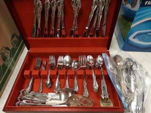 lot 37145 image: Silver Plate Utensils in Wood Box & Two Sets of Stainless Utensils