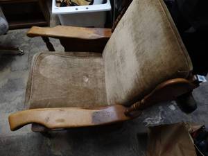 lot 37137 image: Old Living Room Chair