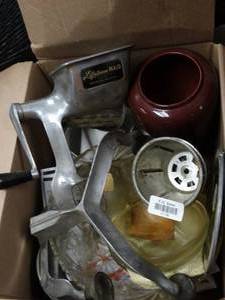 lot 37136 image: Grinder  Stain Glass  China