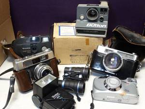lot 37014 image: Polaroid 600 Instant  Voigtlander - Yashica - Point and shoot  - 35mm Cameras - Lot