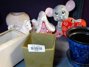 lot 37037 image: Lot of Small Decorative Planters