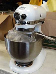lot 37055 image: Ten Speed  Hobart Kitchen Aid Mixer w Bowl and Mixers