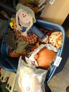 lot 37058 image: Fall Seasonal Decor