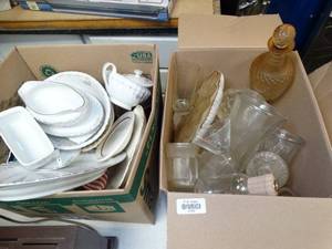 lot 37059 image: China  Genuine Porcelain Gold Standard  Plates  Cups  Gravy