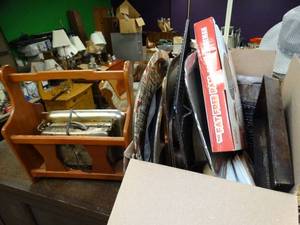 lot 37067 image: Serving and Cooking Pans