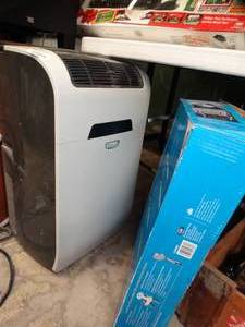 lot 37087 image: Idylis Portable Air Conditioner & Bathroom Safety Rail
