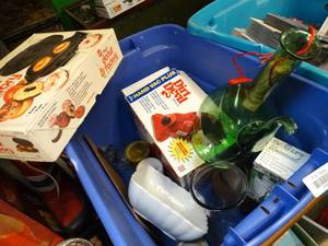 lot 37092 image: Donut Maker   Dirt Devil  Incense Burner and Misc