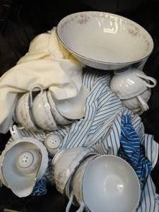 lot 37103 image: Flatware China  Genuine Porcelain  Gold Standard - Tea Cups - Plates - Etc