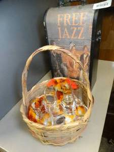 lot 37173 image: Shot Glass Collection & Jazz Decor Wine Box