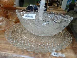 lot 37120 image: Decorative Pressed Glass Platter  Bowl & Misc