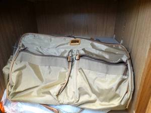 lot 37131 image: Picnic  Disposable Cups and 2 Bags