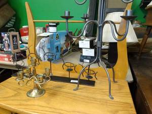 lot 37179 image: Tabletop Candle Holders