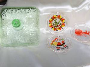 lot 37191 image: Green Tiara Glass Lid for Honeybee box (replacement lid only) - plus three Tiara Glass Ornaments
