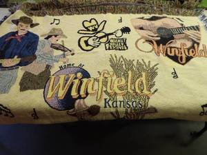 lot 1362 image: Winfield Festival Blanket Throw