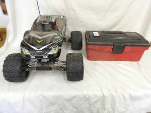 lot 1381 image: Traxxas Stampede RC Truck plus x-parts