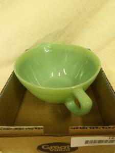 lot 1435 image: Jadite Mixing Bowl