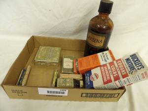 lot 1444 image: Antique Pharmacy Stuff