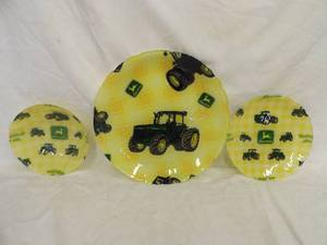 lot 1461 image: John Deere Glass Dish Set 3 pcs.