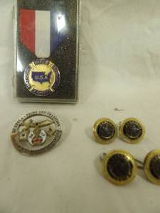 lot 1465 image: NRA Ribbon Medal, American Legion Buttons, Masonic Pin