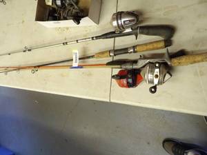 lot 1486 image: 4-Fishing Poles
