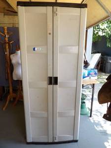 lot 1501 image: Plastic Storage Cabinet