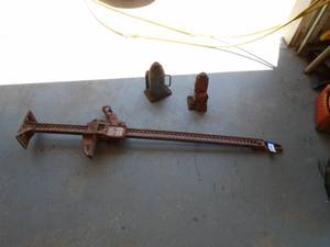 lot 1503 image: High-Lo Jack, 2 Bottle Jacks