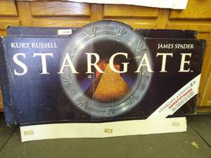 lot 1511 image: Star Gate Movie Display