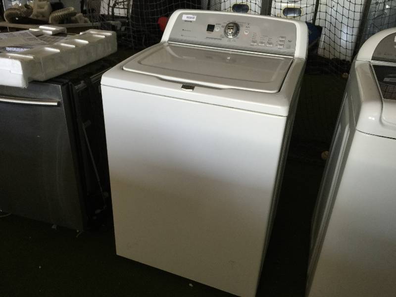 lot 8710 image: Maytag Bravos X Series MVWX600XW  27 Inch Top-Load Washer with 3.6 cu. ft. Capacity, 10 Wash Cycles