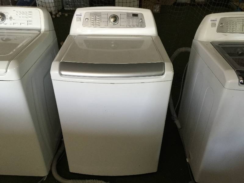 lot 8712 image: Kenmore Elite 4.3 cu. ft. High-Efficiency Top-Load Washer