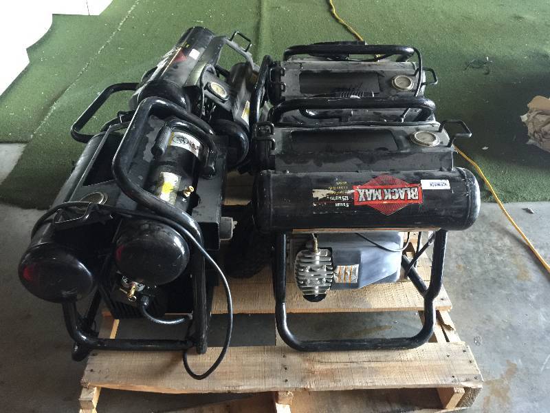 lot 8731 image: LOT OF 4- Black Max Portable Air Compressor - 5 gallon