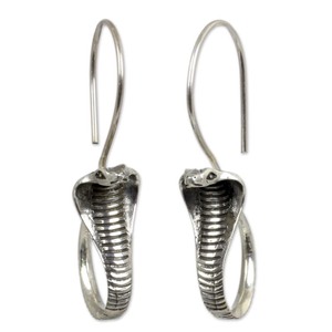 lot 24030 image: Cobra Guardian Detailed Snake Elongated Hook 925 Sterling Silver Animal Theme Handmade Artisan Womens Dangle Earrings (Thailand)